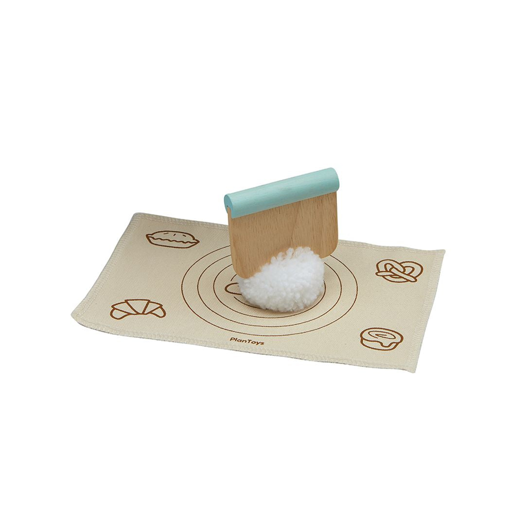 PlanToys bread loaf set dough and mat