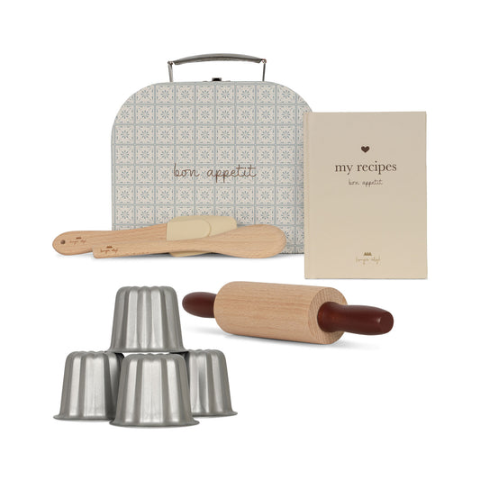 Madeline Baking Set