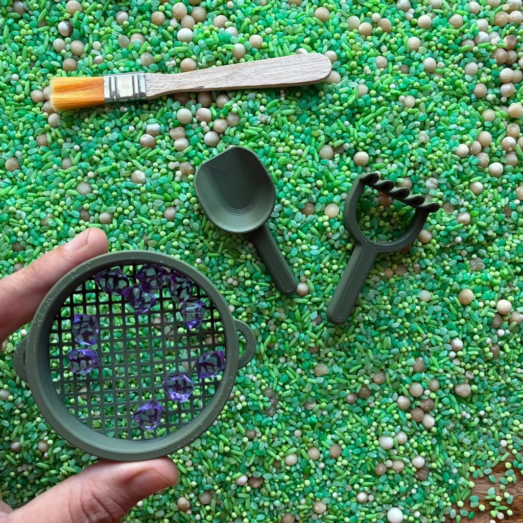 Pour & Play- Dino Dig