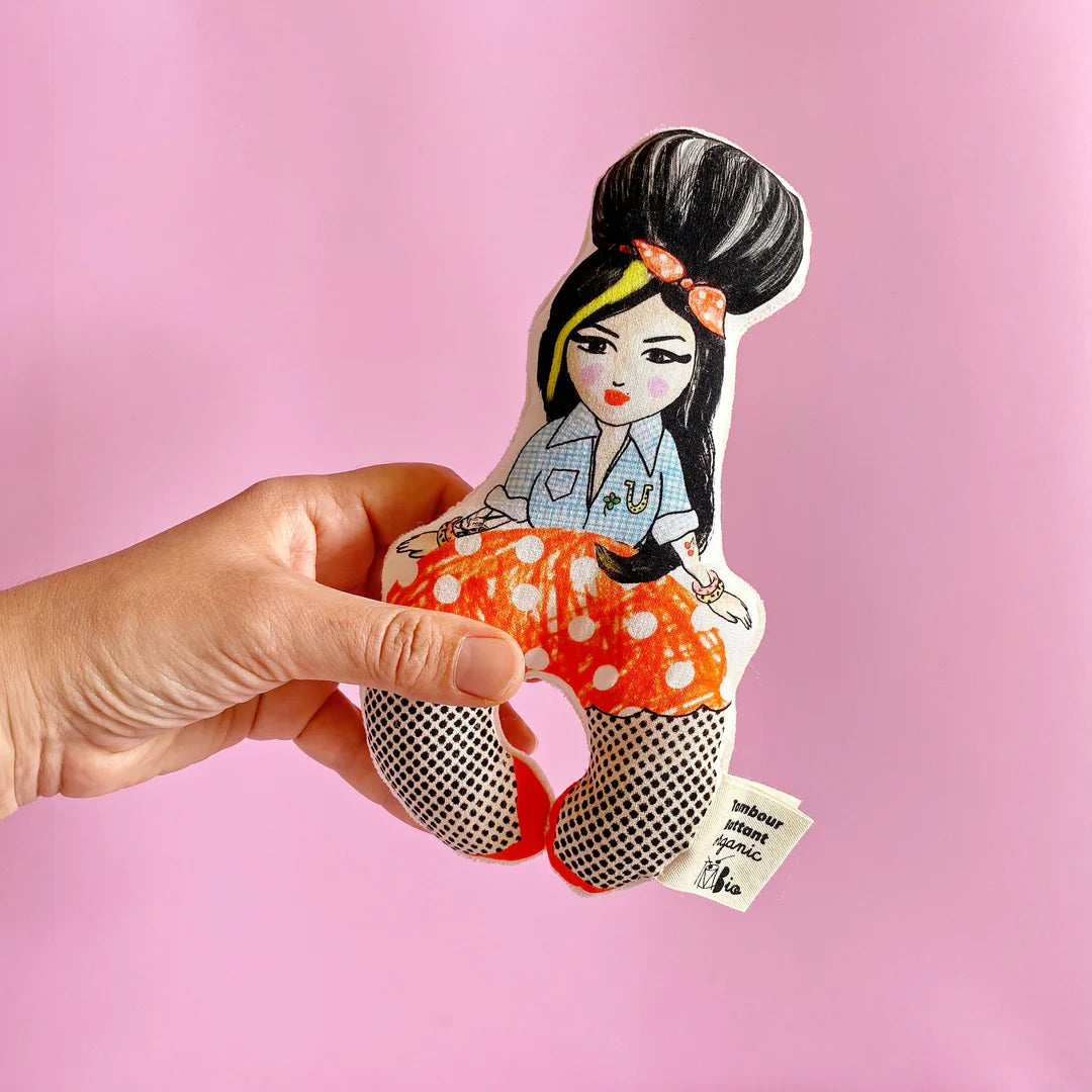 Amy Winehouse Rattle